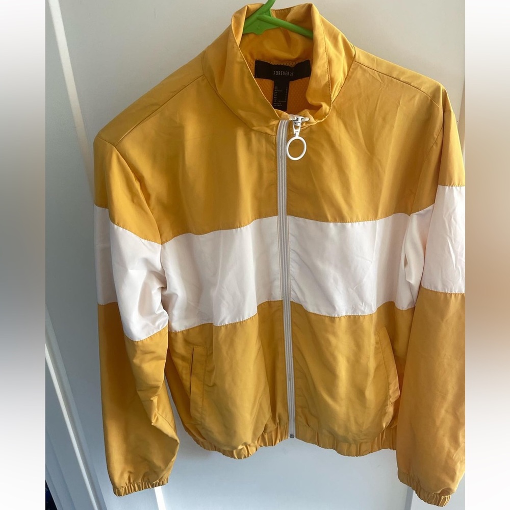 Jacket / windbreaker